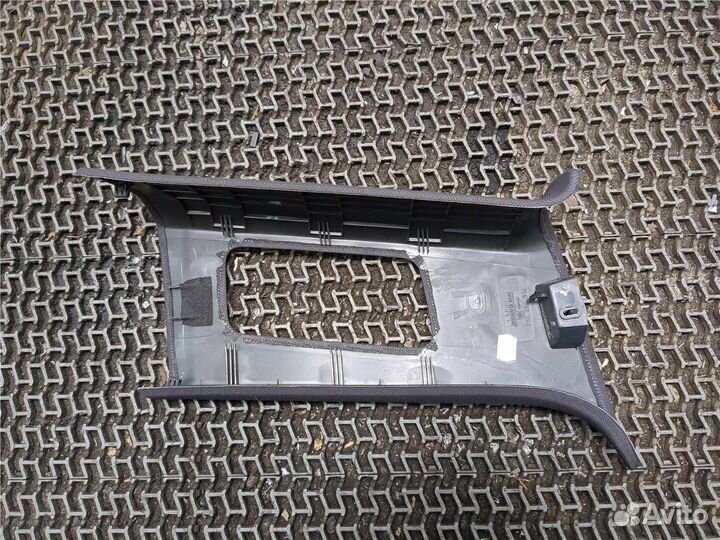 Обшивка стойки Porsche Cayenne, 2008