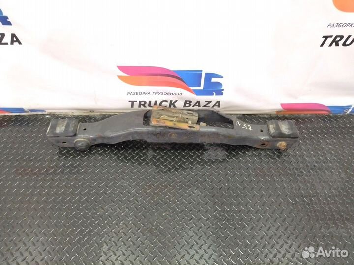 Кронштейн задних амортизаторов кабины