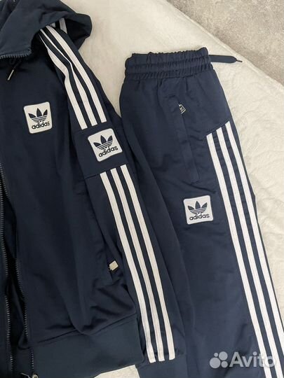 Спортивный костюм