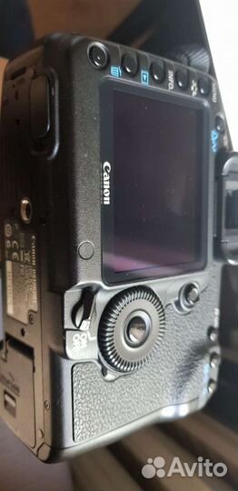 Зеркальный фотоаппарат Canon Mark 2