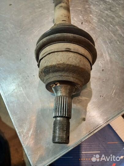 Передний привод правый Peugeot 307