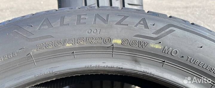 Bridgestone Alenza 001 235/45 R20