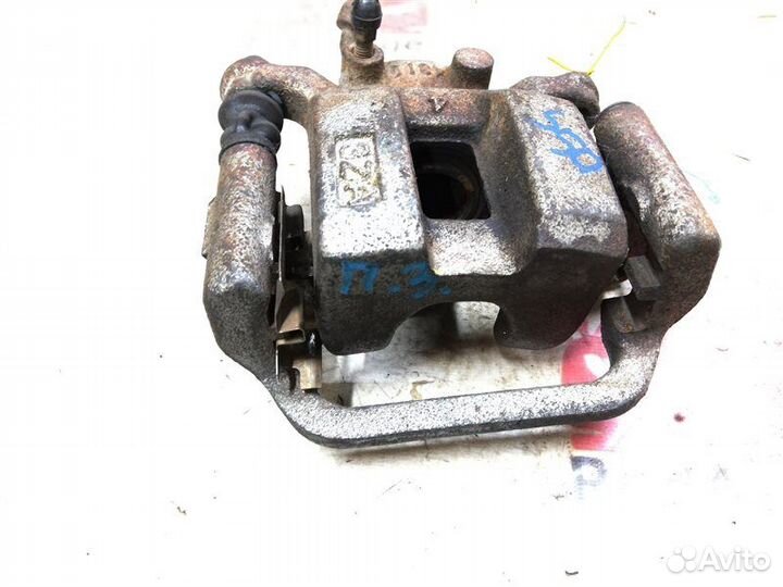 Суппорт задний правый Infiniti Fx45 S50 VK45DE