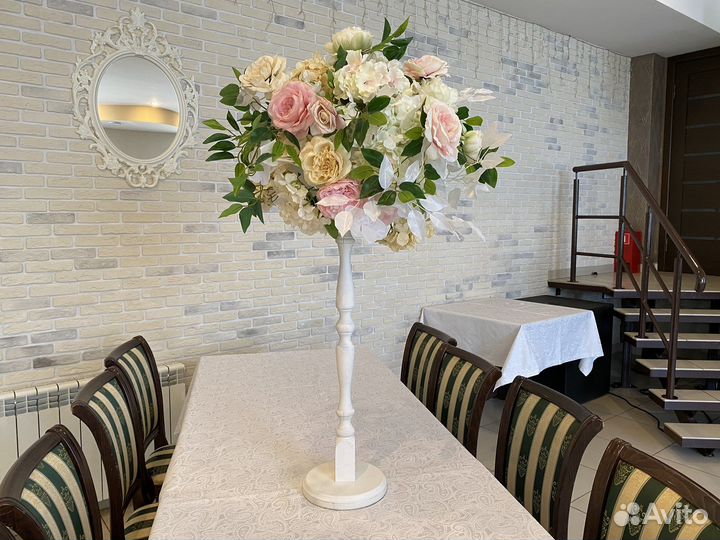 Стойки под цветочные копозиции в ресторан