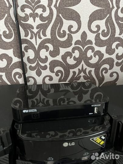 Приставка триколор почти новая