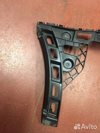 Кронштейн заднего бампера Фольксваген Поло