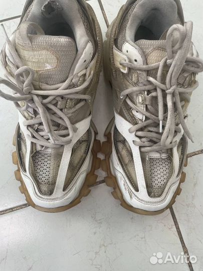 Balenciaga track 1