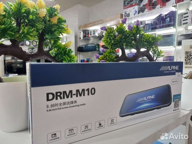 Видеорегистратор-зеркало Alpine DRM-M10