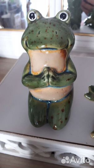 Лягушки фарфоровые