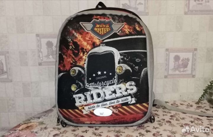 Школьный рюкзак