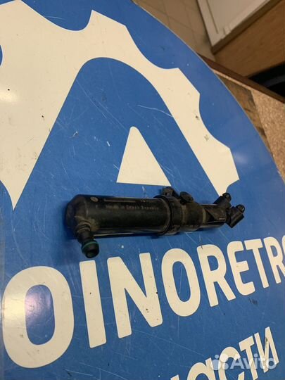 Форсунка омывателя фар правая Mercedes A2218600247