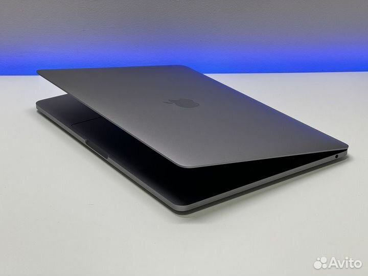 Топовый MacBook Pro 13 Core i7 / 16gb / 512gb