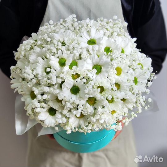 Цветочная композиция с ромашками