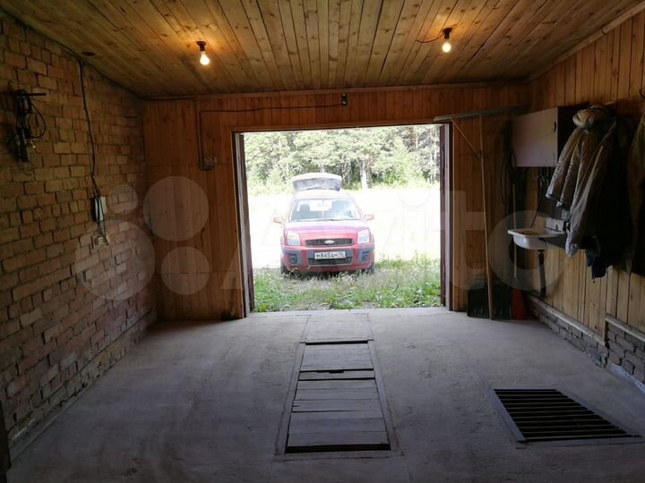 Гараж, > 30 м²
