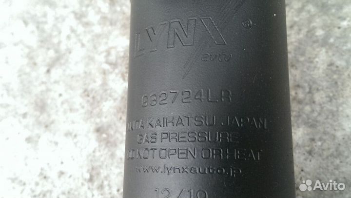 Новый передний правый амортизатор Мерседес W203