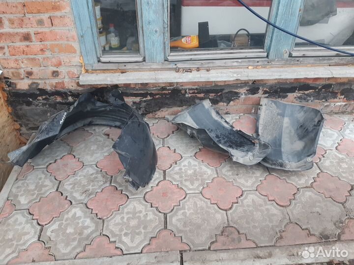 Подкрылок локер задний правый Nissan Terrano D10