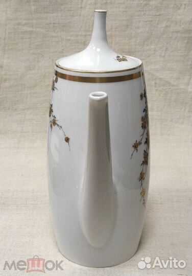 Фарфоровый кофейник 