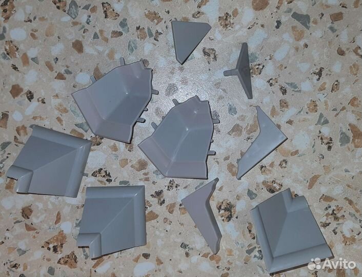 Заглушки плинтуса для столешницы