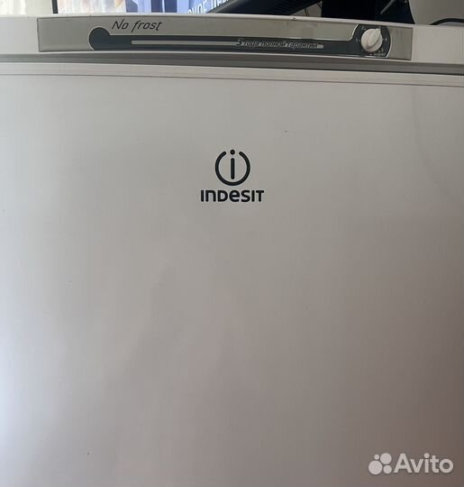 Морозильник indesit SFR 167 NF,белый