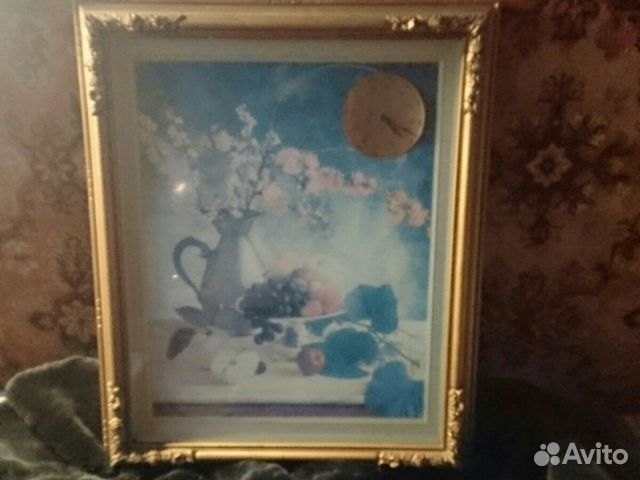 Картина в раме, другую,чуть меньше,в подарок