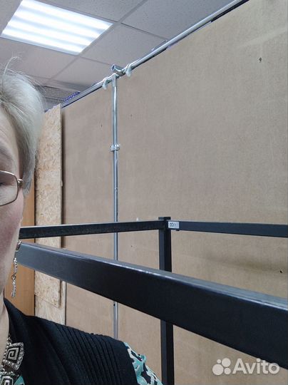 Стойка для одежды