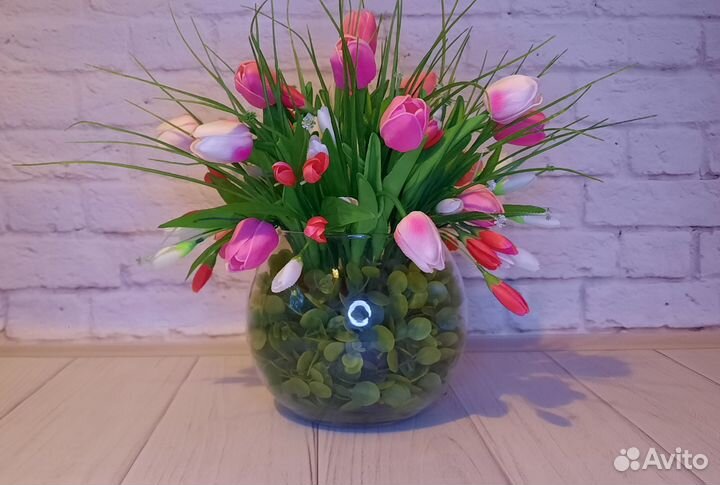 Тюльпан в горшке