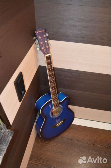 Гитара (новая) матовая, в заводской коробке