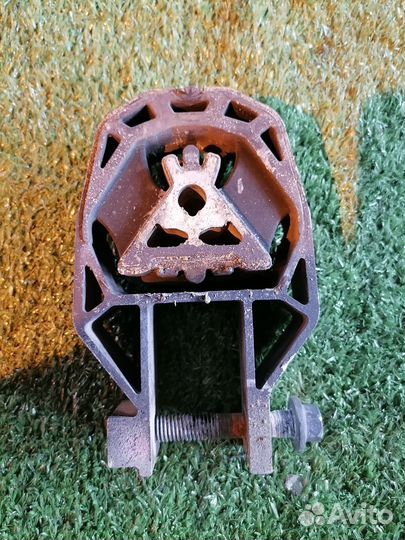 Опора двигателя (подушка двс) 4N516P082 Volvo S40