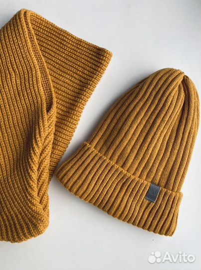 Комплект шапка и снуд