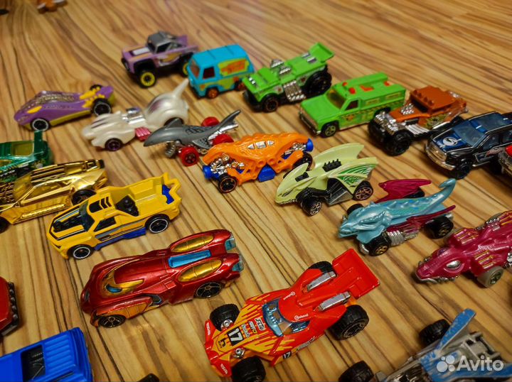 Машинки Hotwheels