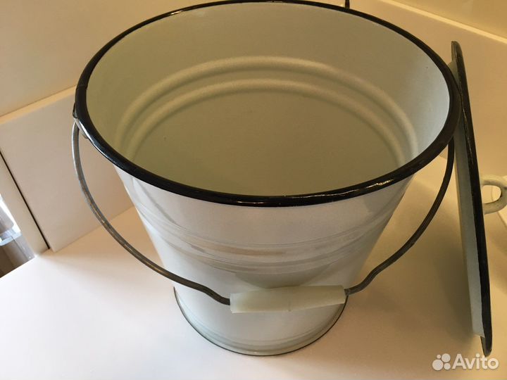 Эмалированное ведро с крышкой, 12л