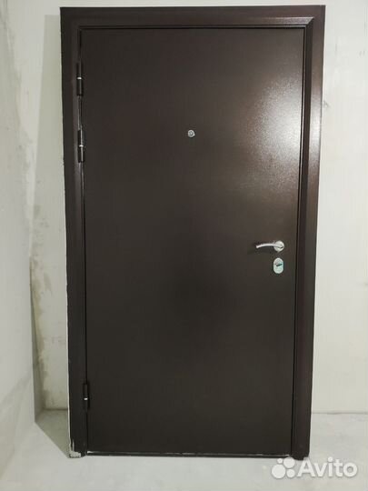 Металлическая дверь бу