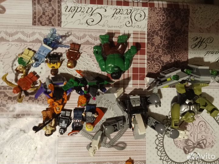 Lego марвел минифигурки
