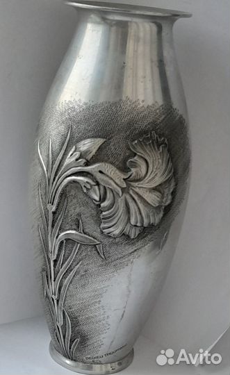 Антикварная рельефная авторская ваза