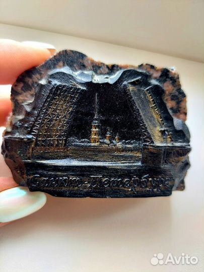 Сувениры статуэтки