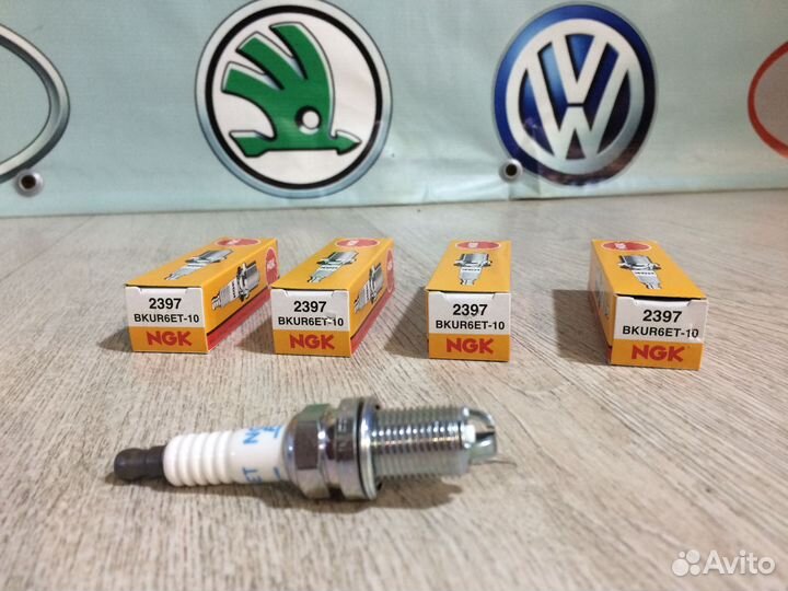 Свеча зажигания Шкода Фольксваген Ауди VAG