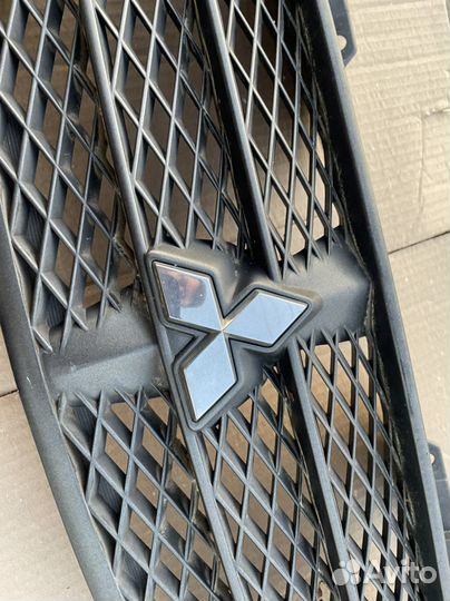 Решетка радиатора mitsubishi airtrek cu2w