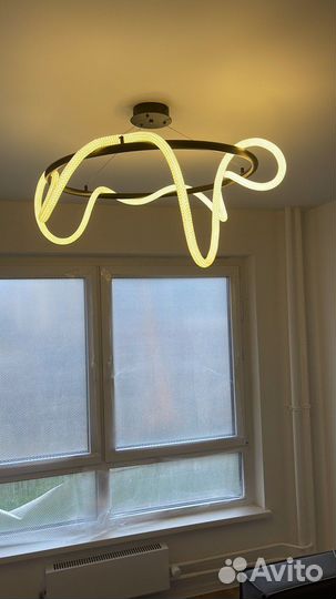 Люстра потолочная круглая дизайнерская. Гладкая