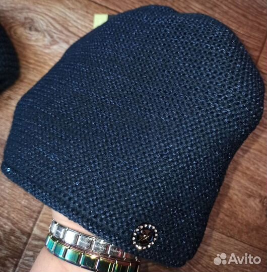 Шапки женские, новые