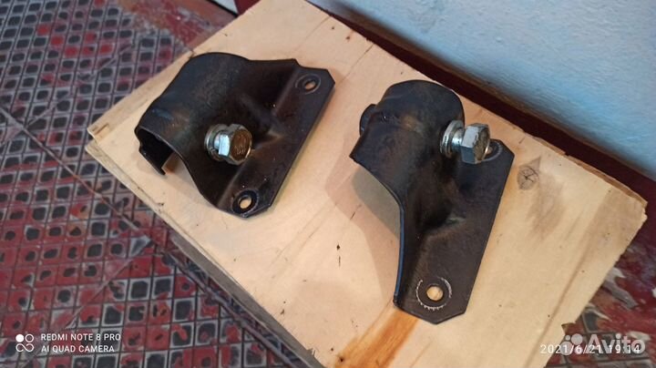 Кронштейны бампера ваз-2107 задние