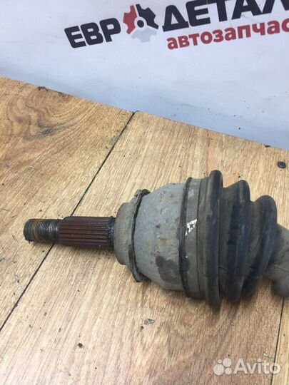 Полуось передняя левая Renault Sandero