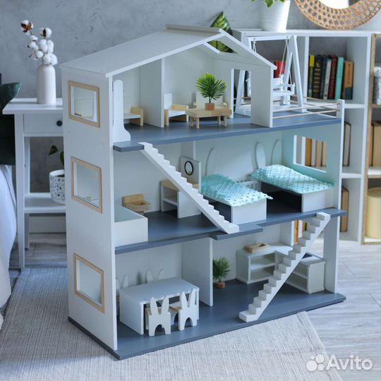 Кукольный домик с мебелью