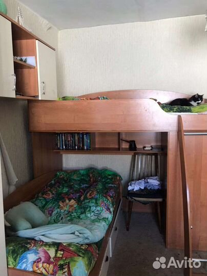 Двухъярусная кровать