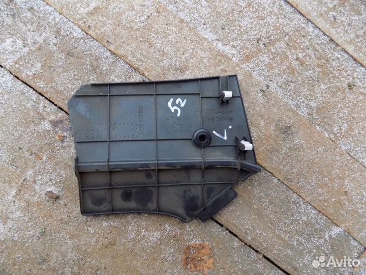 Накладка (кузов внутри) Pajero/Montero (V8, V9) 20