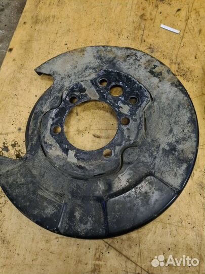 Пыльник тормозного диска задний Nissan Murano Z51