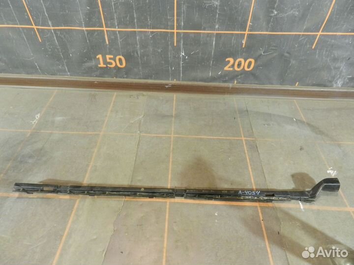 Кронштейн накладки порога - Mercedes-Benz GLA-X156