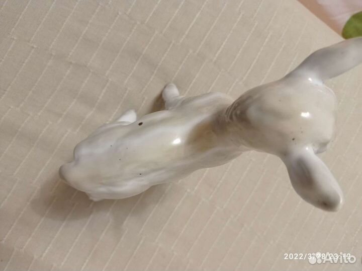 Фарфоровая статуэтка 