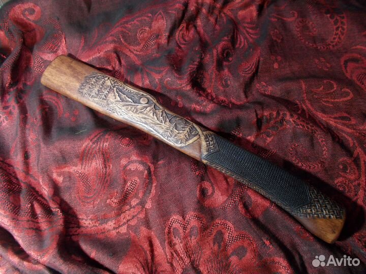 Топорище резное,под подарочный топор