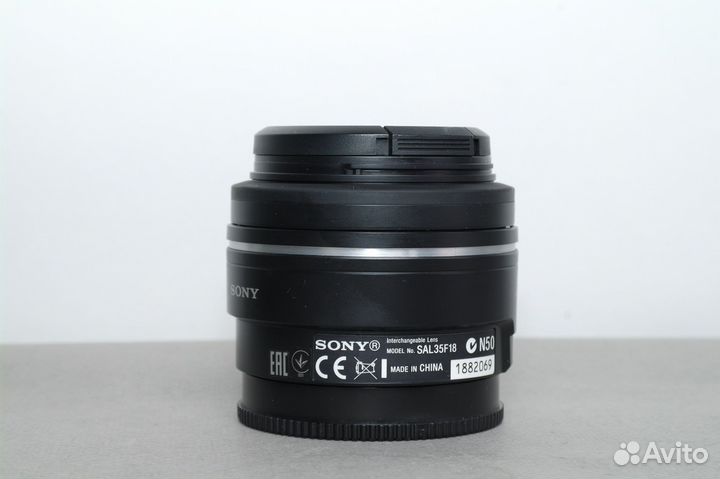 Обьектив Sony Sal A 35mm f/1.8 DT