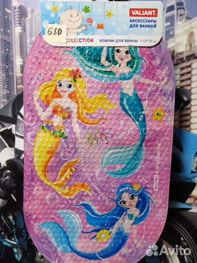 Противоскользящий коврик в ванну